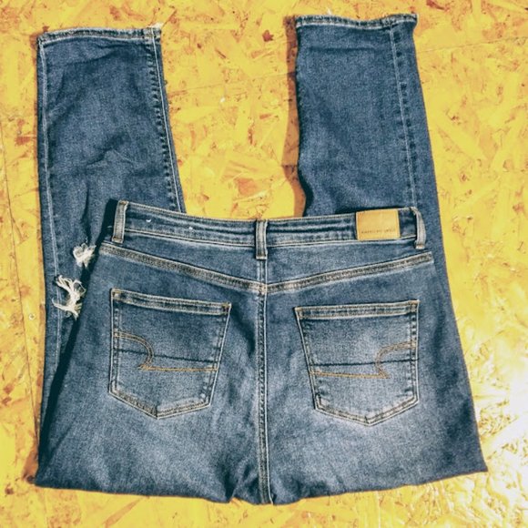 AMERICAN EAGLE MOM RIPPED JEANS*HIGH WAIST*WOMEN SIZE 10*ANKLE LENGTH - Picture 3 of 5